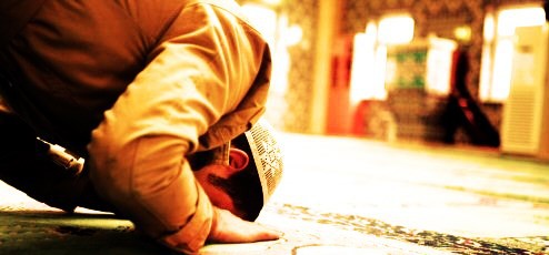 Kuran’da namaz var mı? Salat kelimesi üzerine bir analiz…